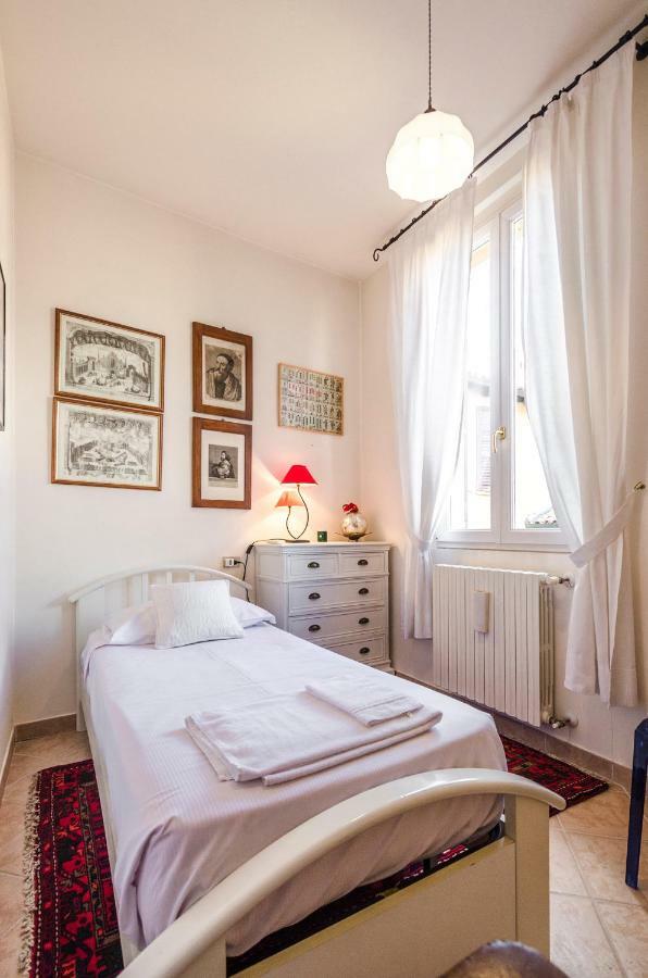 Lupari Apartment, Palazzo Storico Sotto Le Due Torri Bolonia Exterior foto