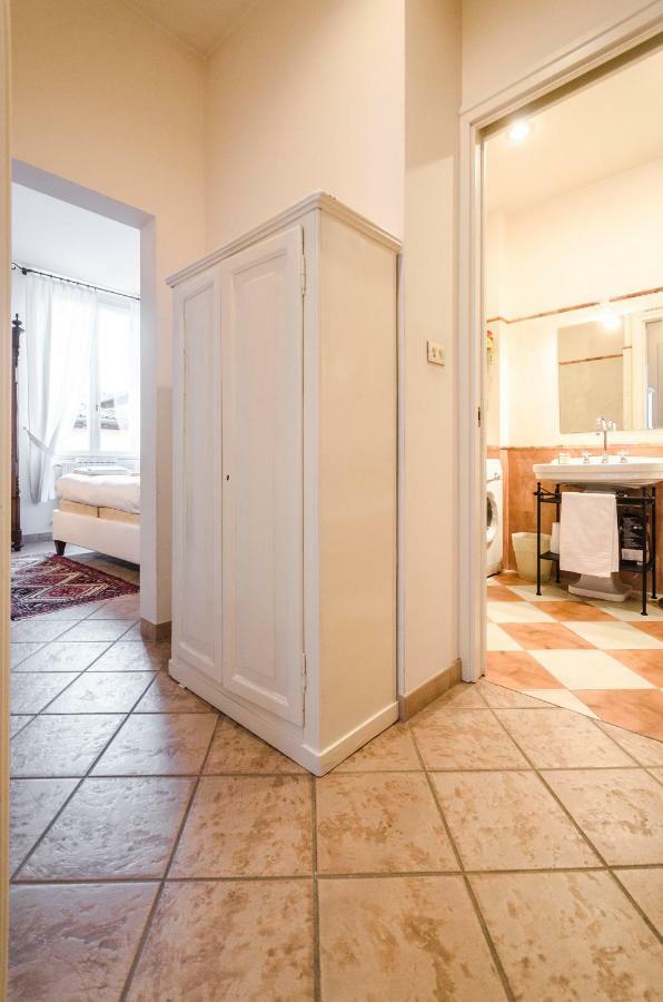 Lupari Apartment, Palazzo Storico Sotto Le Due Torri Bolonia Exterior foto