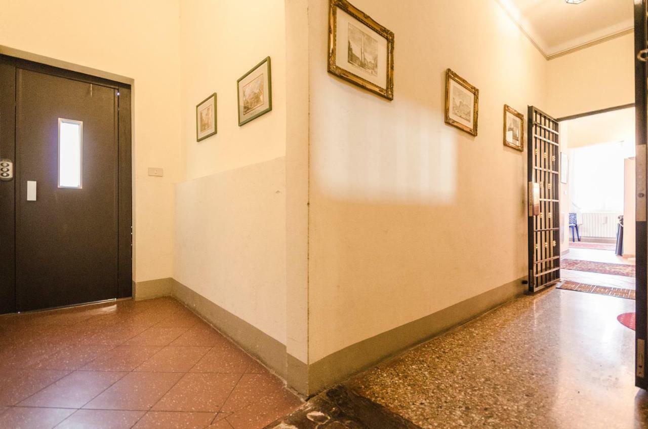 Lupari Apartment, Palazzo Storico Sotto Le Due Torri Bolonia Exterior foto